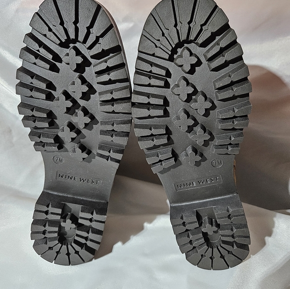 Nine West womens Ivani combat lace up boots. Size 7M. New - Picture 3 of 6